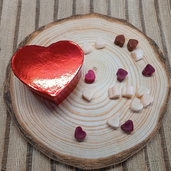 Κόκκινη καρδιά γεμάτη με μικρές αρωματικές καρδούλες - καρδιά, αρωματικά κεριά, κεριά, αγ. βαλεντίνου, waxmelts