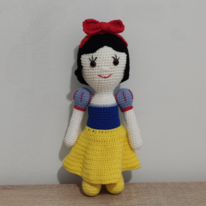 Πλεκτή κούκλα πριγκίπισσα Χιονάτη - δώρο, παιχνίδια, amigurumi, δώρο γεννεθλίων, πλεχτή κούκλα - 3