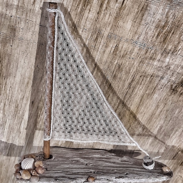 Χειροποίητο ξύλινο διακοσμητικό καραβάκι λευκό από θαλασσόξυλο και κίτρινα κοχυλάκια με δαντέλα πανί και λευκό σχοινί Διαστάσεις: 17cm x 7cm x 17cm Bάρος: 0,050 kg - ύφασμα, ξύλο, κοχύλι, καράβι, διακοσμητικά - 3