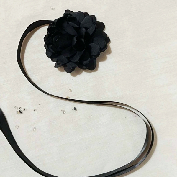 Τσόκερ με μεγάλο μαύρο λουλούδι από οργάντζα - ύφασμα, λουλούδι, boho, δώρα επετείου, αγ. βαλεντίνου - 3