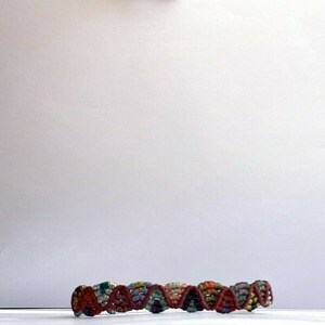 Βραχιόλι μακραμέ μπορντό με κηροκλωστές σε πολλά χρώματα - νήμα, κορδόνια, boho, χεριού, αυξομειούμενα - 4