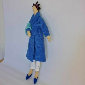 Υφασμάτινη διακοσμητική κούκλα με μπλε ρόμπα - ύφασμα, διακοσμητικά - 3
