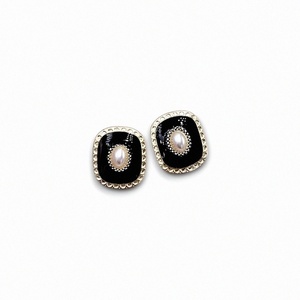Vintage black earings Σκουλαρίκια vintageσε μαύρο χρώμα με άσπρο - ορείχαλκος, καρφωτά, μικρά, boho, πέρλες - 2