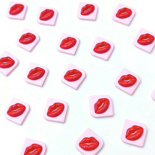 Kisses - Σκουλαρίκια από πηλό με κόκκινα μεταλλικά φιλάκια - πηλός, ατσάλι, κοσμήματα, αγ. βαλεντίνου - 4