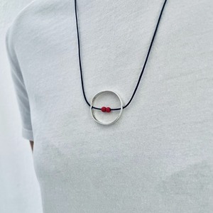 Κολιέ με δερμάτινο κορδόνι Silver Karma Circle - δέρμα, επάργυρα, μακριά - 3