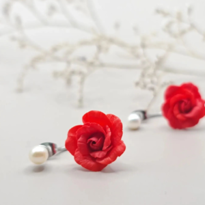 Σκουλαρίκι jacket με χειροποίητο κόκκινο τριαντάφυλλο και φυσικό μαργαριτάρι | ατσάλι πολυμερικός πηλός λουλούδια floral ανοιξιάτικο μοναδικό λευκό κόκκινο ροζ - λουλούδι, ατσάλι, boho, πέρλες, πολυμερικό πηλό
