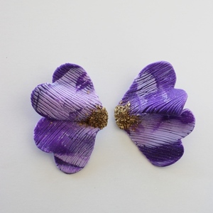 Misoloùlouda purple| Χειροποίητα καρφωτά σκουλαρίκια μεγάλα - πηλός, λουλούδι, καρφωτά, ατσάλι, μεγάλα