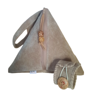 Τριγωνική τσάντα (Triangle bag)YRIA KOTLE - ύφασμα, all day, χειρός