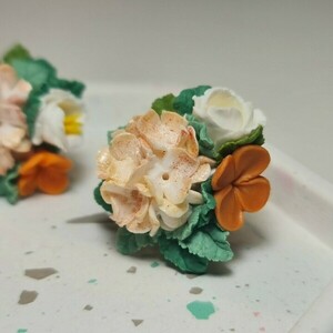 Χειροποίητο καρφωτό σκουλαρίκι με λυσίανθους και ορτανσίες | ασήμι 925 πολυμερικός πηλός λουλούδια floral ανοιξιάτικο μοναδικό λευκό πράσινο γαλάζιο - ασήμι 925, λουλούδι, καρφωτά, boho, πολυμερικό πηλό - 5