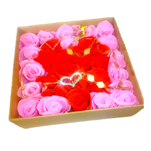 Κουτι δωρου με χειροποιητα κοκκινα και ροζ τριανταφυλλα και Χειροποιητο Κολιε Καρδια ατσαλινη με<< love>> και ζιργκον, ατσαλινη αλυσιδα - καρδιά, χαρτί, μέταλλο, ζιργκόν, σετ δώρου