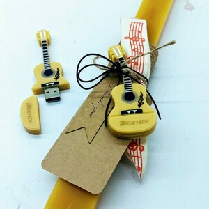 Λαμπάδα λευκή, πλακε, αρωματική με USB κιθάρα - κορίτσι, αγόρι, λαμπάδες, για εφήβους, πασχαλινά δώρα - 2