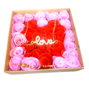 Κουτι δωρου με χειροποιητα κοκκινα και ροζ τριανταφυλλα και Χειροποιητο Κολιε με ατσαλινo << love>> με ζιργκον και ατσαλινη αλυσιδα - χαρτί, μέταλλο, ατσάλι, ζιργκόν, σετ δώρου
