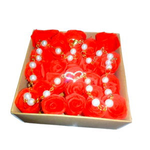 Χειροποιητο Κολιε Ροζαριο με λευκες περλες και Καρδια ατσαλινη με << love>> και ζιργκον, σε Κουτι δωρου με χειροποιητα κοκκινα τριανταφυλλα - καρδιά, χαρτί, μέταλλο, ζιργκόν, κοσμήματα