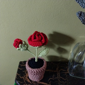 Πλεκτό γλαστράκι με 2 κόκκινα τριαντάφυλλα 14cm - νήμα, τριαντάφυλλο, διακοσμητικά - 5