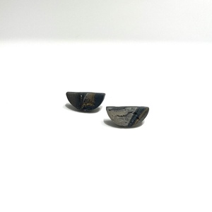 Kylix Grey & Black Χειροποίητα Καρφωτά Σκουλαρίκια Πολυμερικού Πηλού Γκρι, Μαύρο - πηλός, μικρά, ατσάλι