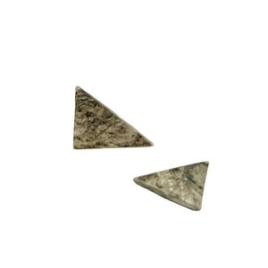 Aggalis Textured Grey & Black Triangles Χειροποίητα Καρφωτά Σκουλαρίκια Πολυμερικού Πηλού Γκρι & Μαύρο - πηλός, ατσάλι