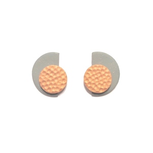 Κουμπωτά σκουλαρίκια από πηλό γκρι-κροκί - πηλός, καθημερινό, καρφωτά, ατσάλι