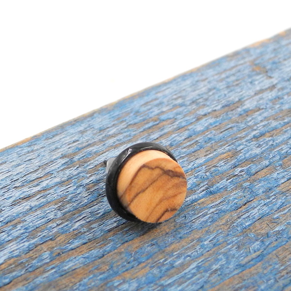 Σκουλαρίκι ανδρικό αυτιού χειροποίητο μοναδικό απο ξύλο ελιάς_026 , Ø 0,9 εκ. - ξύλο, minimal, καρφωτά - 2