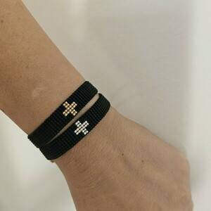 Βραχιόλι μαύρο με χρυσό ή ασημί σταυρό πλεγμένο στον αργαλειό με χάντρες Miyuki - γυαλί, σταυρός, χεριού, αυξομειούμενα - 2
