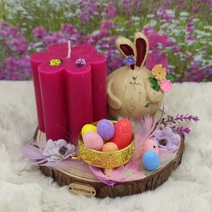 Πασχαλινή Σύνθεση με κεραμικό Λαγό, διακοσμητικά και μπορντώ κερί σε σχήμα λουλουδιού, πάνω σε κορμό ξύλου - διακοσμητικά, πασχαλινά δώρα - 4