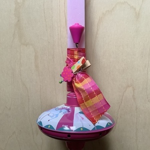 Λαμπάδα ροζ με μεταλλική σβούρα (διάμετρος 14 εκ.). - κορίτσι, λαμπάδες, για παιδιά, παιχνιδολαμπάδες - 2