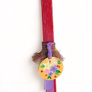 Λαμπάδα κόκκινη, ξυστή, αρωματική 30,5 cm με ξύλινο διακοσμητικό ζωγραφισμένο στο χέρι! - κορίτσι, λουλούδια, λαμπάδες, για παιδιά