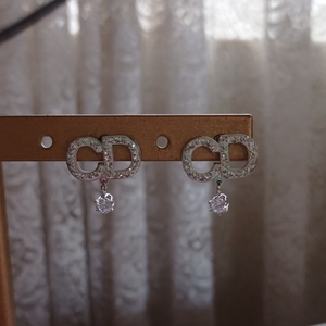 Σκουλαρίκια ατσάλι "D" με ζιργκον μέγεθος 2 cm - swarovski, μικρά, ατσάλι, μονογράμματα, φθηνά - 3