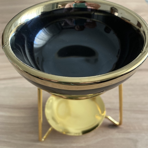 Black and gold wax melter - 2