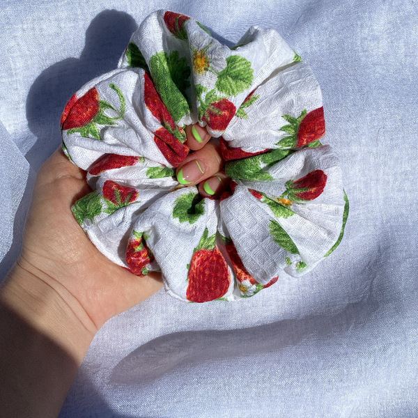 Strawberry scrunchies - ύφασμα, λαστιχάκια μαλλιών - 5