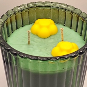 Χειροποίητο Αρωματικό Κερί 300γρμ σε γυάλινο βάζο ριγέ χρωματιστό 10εκ χ 10εκ πράσινο με άρωμα μάνγκο ανανά - αρωματικά κεριά