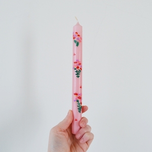 Πασχαλινή ροζ λαμπάδα ύψους 25 εκ. ζωγραφισμένη στο χέρι με μικρά άνθη - ζωγραφισμένα στο χέρι, κορίτσι, λουλούδια, λαμπάδες, για ενήλικες - 3
