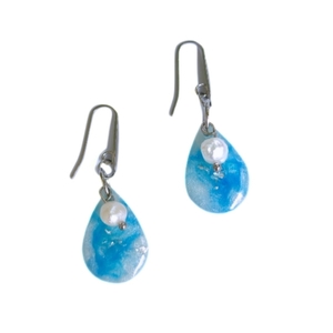 "Blue Drops" κρεμαστά σκουλαρίκια από υγρό γυαλί με μαργαριτάρια καλλιέργειας - γυαλί, μαργαριτάρι, μικρά, ατσάλι, γάντζος