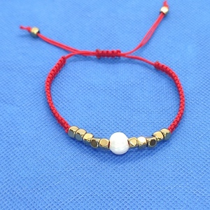 Βραχιόλι χειροποίητο μακραμέ κόκκινο με μαργαριτάρι και αιματίτη - ημιπολύτιμες πέτρες, μαργαριτάρι, νήμα, χεριού, αυξομειούμενα - 2