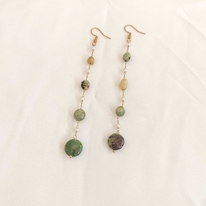 Μακριά ατσάλινα σκουλαρίκια με πράσινο νεφρίτη - ημιπολύτιμες πέτρες, επιχρυσωμένα, ατσάλι, boho, γάντζος