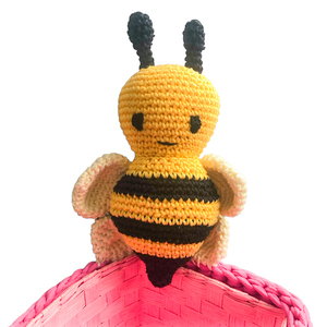 Ροζ, τετράγωνο πλεκτό καλάθι «μελισσούλα». Διαστάσεις : Καλάθι: 14*14 εκ. - Μελισσούλα: 18*10 εκ. - κορίτσι, για παιδιά, ζωάκια - 5