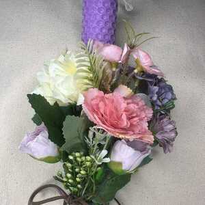 Χειροποίητη λαμπάδα από λιλά κηρήθρα ρομαντική με λουλούδια - κορίτσι, λουλούδια, λαμπάδες, δώρα για γυναίκες