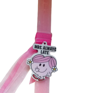 Λαμπάδα αρωματική ξυστη ροζ πλακέ 32 εκμε ξυλινο μαγνητακι "Mrs always late" η αριστογατα - κορίτσι, λαμπάδες, για παιδιά, για ενήλικες, για εφήβους - 2