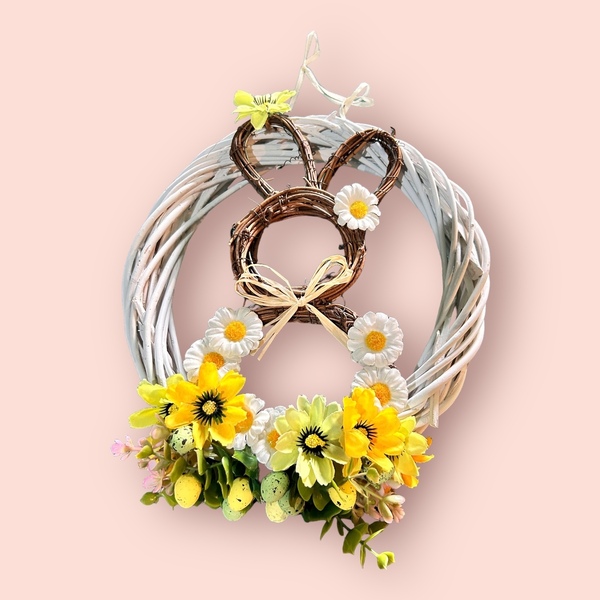 Λευκό στεφάνι από μπαμπού με λαγουδάκι ξύλινο και λουλούδια - λουλούδια, διακοσμητικά