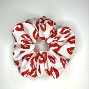 Scrunchies-λευκό χρώμα-large μέγεθος με σχέδιο kiss! - ύφασμα, λαστιχάκια μαλλιών
