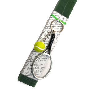 Πράσινη αρωματική λαμπάδα με μπρελόκ ρακέτα και μπάλα του τένις - αγόρι, λαμπάδες, για ενήλικες, για εφήβους, σπορ και ομάδες