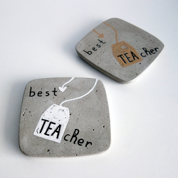 Σετ 2 τσιμεντένια σουβέρ 10cm X 10cm X 1cm " best TEAcher" - ζωγραφισμένα στο χέρι, σουβέρ, τσιμέντο, σετ δώρου, είδη σερβιρίσματος - 5
