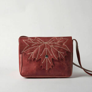 Γυναικεία χειροποίητη τσάντα ταχυδρόμου Toya από δέρμα σε κόκκινο χρώμα - δέρμα, ώμου, χιαστί, all day, μικρές - 2