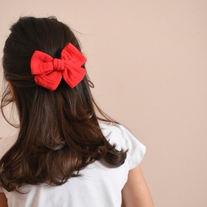 Χειροποίητο φιογκάκι μαλλιών με κλιπ: κόκκινη μουσελίνα - hair clips - 2