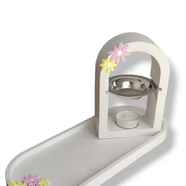 Καυστήρας για αιθέρια έλαια/Wax Melts σε φυσικό λευκό διακοσμημένο με λουλούδια με δίσκο από οικολογική ρητίνη / Jesmonite. - κερί, αρωματικά χώρου