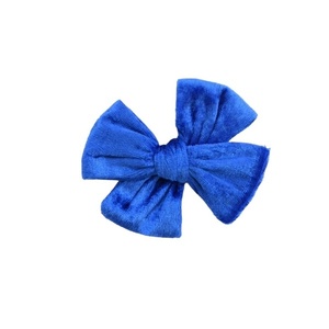 Χειροποίητο φιογκάκι μαλλιών με κλιπ: μπλε crushed velour - μπλε, hair clips