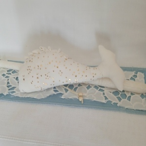 Λαμπάδα στρογγυλή λευκή 35 cm ,ξυστή , με υφασμάτινο ψάρι φάλαινα χειροποίητο - κορίτσι, λαμπάδες, για παιδιά, για ενήλικες, για μωρά - 5