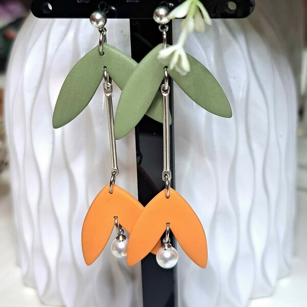 Tulip Earrings, Polymer Clay Earrings - πηλός, λουλούδι, πέρλες, καρφάκι