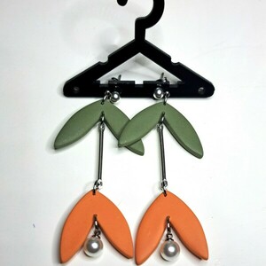 Tulip Earrings, Polymer Clay Earrings - πηλός, λουλούδι, πέρλες, καρφάκι - 2