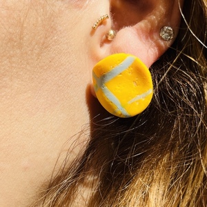 Helios Wavy Round Stud Earrings Ήλιος Χειροποίητα Στρογγυλά Κυματιστά Σκουλαρίκια Πολυμερικού Πηλού Κίτρινο & Γαλάζιο - πηλός, ατσάλι, μεγάλα - 4