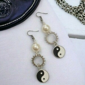 Σκουλαρίκια με γρανάζια, χάντρες και charms Yin Yang Steampunk Gear Earrings - ημιπολύτιμες πέτρες, χάντρες, κρεμαστά, γάντζος